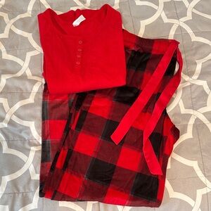 Plaid pajama set in Red and Black